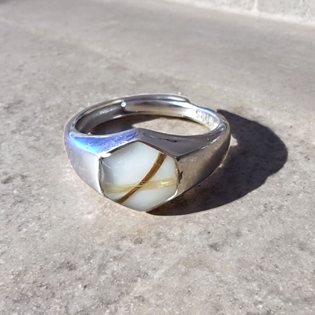 Bague de couple ou de mère ornée de diamants, avec deux pierres en for Bague de couple ou de mère ornée de diamants, avec deux pierres en for
